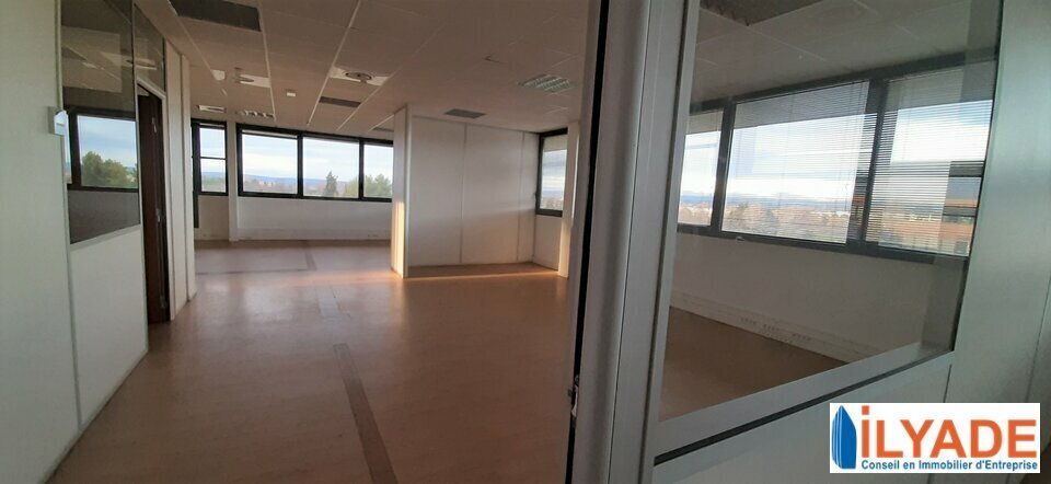 Office in Aix-en-Provence for sale - Interior Photo - Image 3 of 10