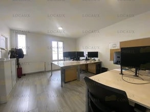 Light Industrial in Argenteuil to rent Interior Photo- Image 1 of 12