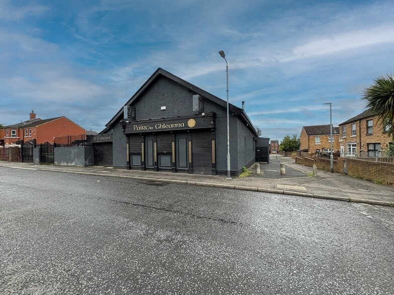 18-22 Ardoyne Av, Belfast for sale - Building Photo - Image 1 of 8