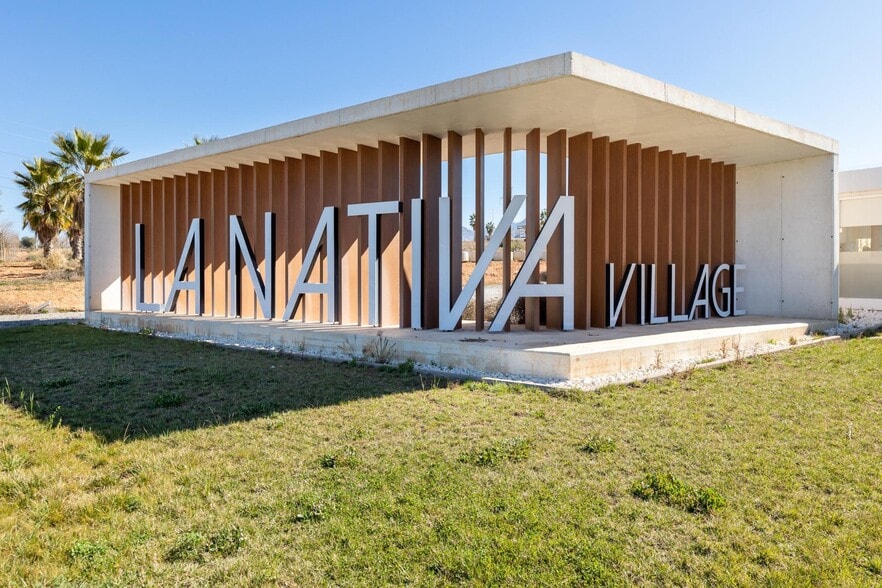 Calle Margarita Salas, 47, Albolote, Granada for sale - Building Photo - Image 3 of 33