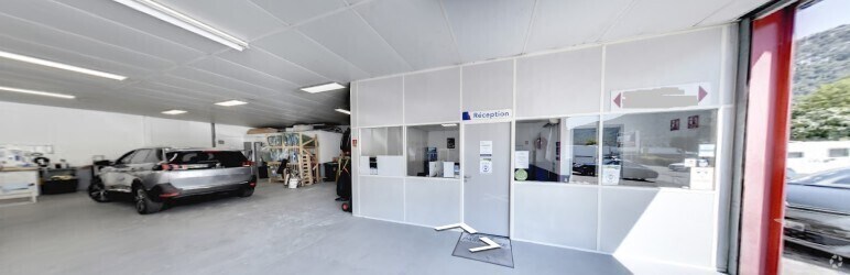 Light Industrial in Gémenos to rent - Interior Photo - Image 2 of 4
