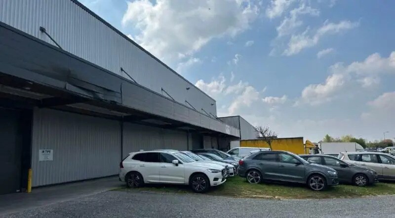 1 Avenue Beaumontoir, Louvres to rent - Building Photo - Image 3 of 12