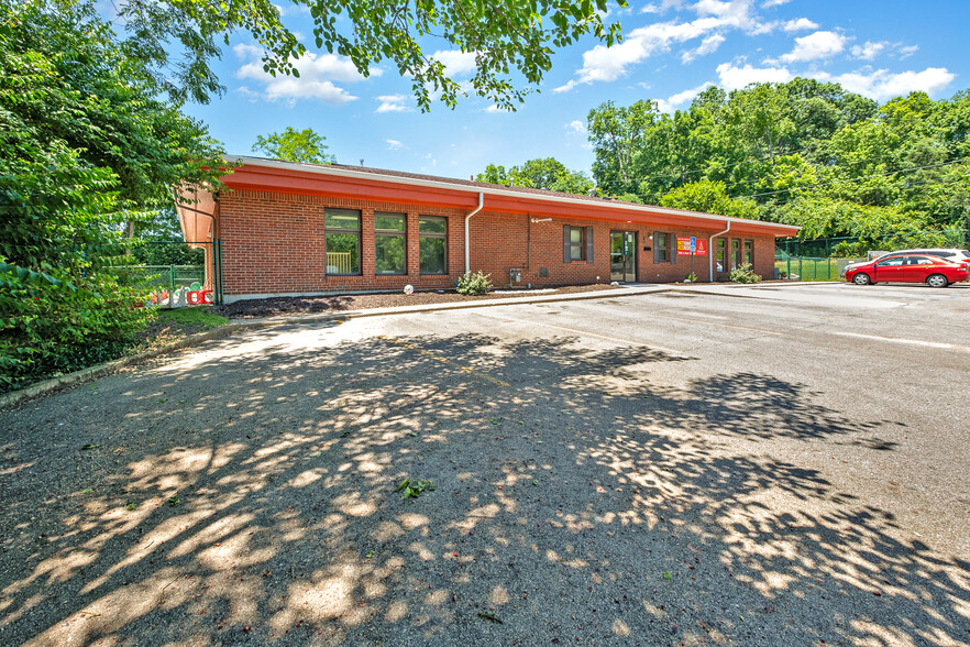 921 Anderson Ferry Rd, Cincinnati, OH for sale - Building Photo - Image 3 of 5