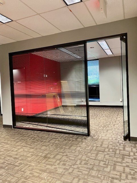 700 Kinderkamack Rd, Oradell, NJ to rent Interior Photo- Image 1 of 7