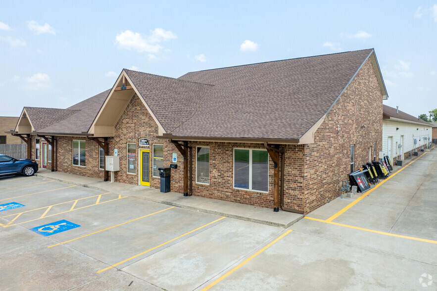 1125 W Highway 152, Mustang, OK for sale - Primary Photo - Image 1 of 1