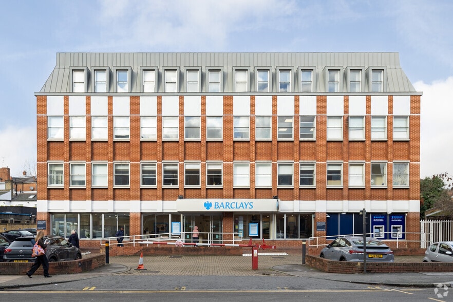 8 Alexandra Rd, London to rent - Primary Photo - Image 1 of 2