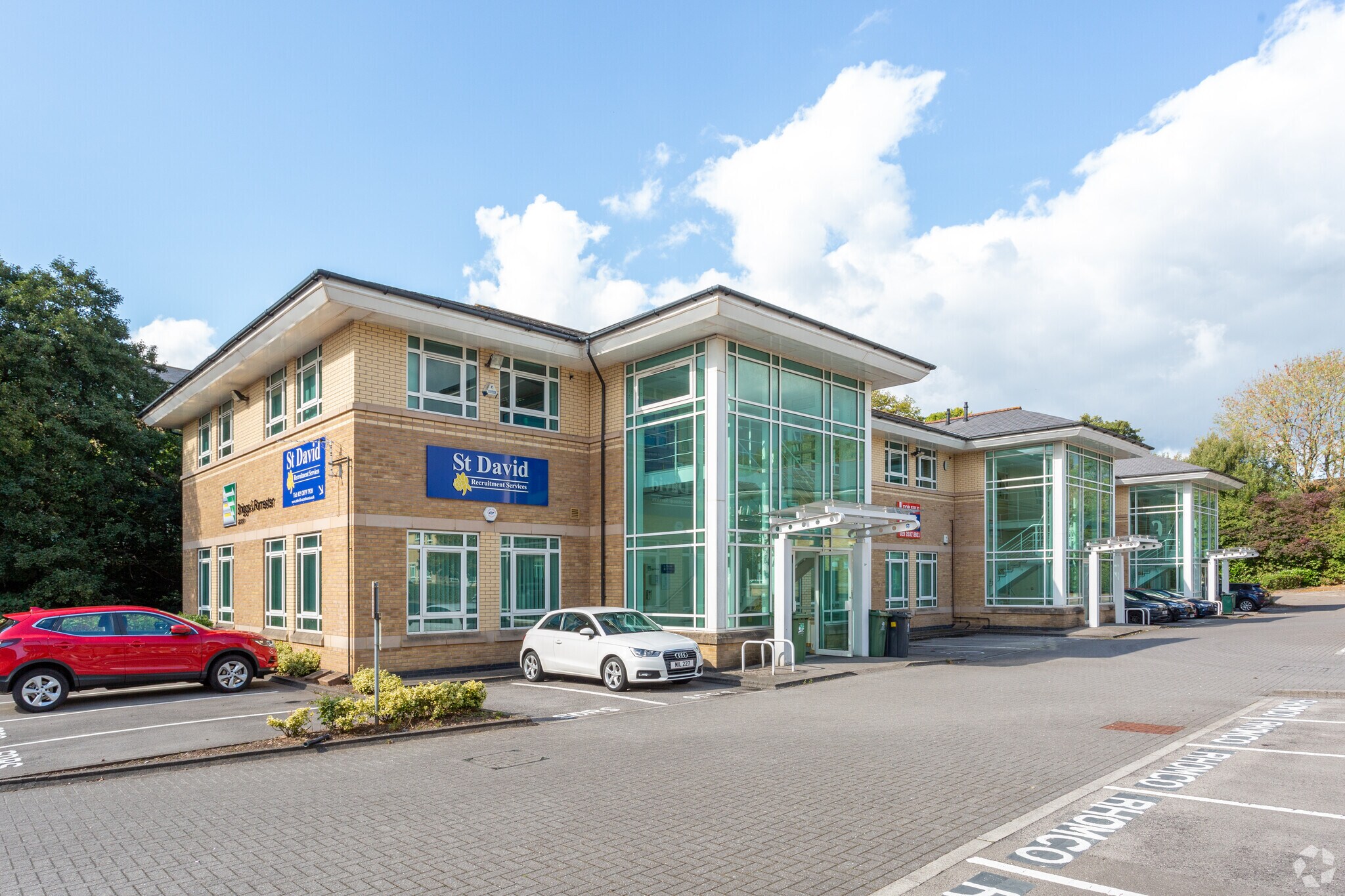 Mulberry Dr, Cardiff for sale Primary Photo- Image 1 of 1