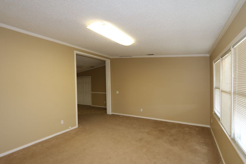 304 E Frontage Rd, Greer, SC for rent - Interior Photo - Image 3 of 14