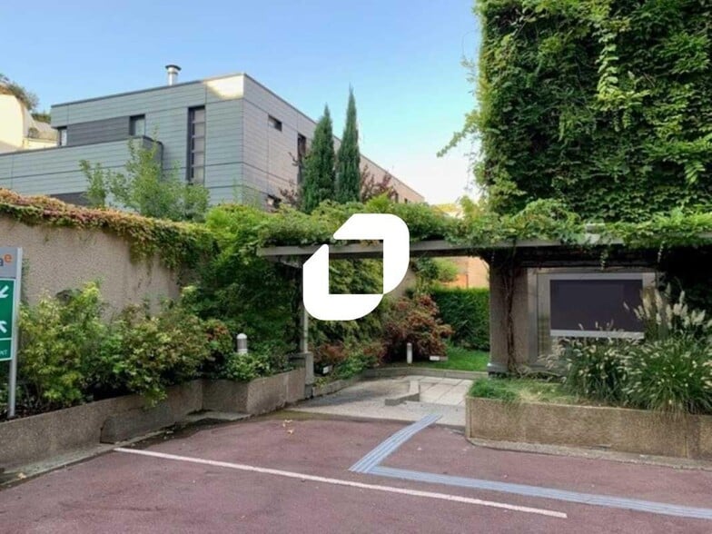 Office in Boulogne-Billancourt for sale - Building Photo - Image 2 of 4