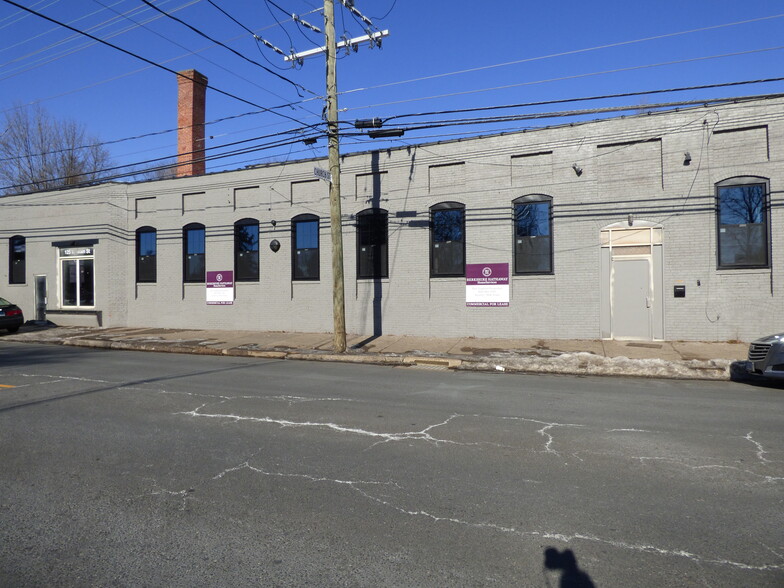 125 W Main St, Plainville, CT for sale - Building Photo - Image 1 of 1