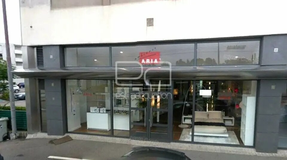 Location Bureaux 236 m² - Photo 1