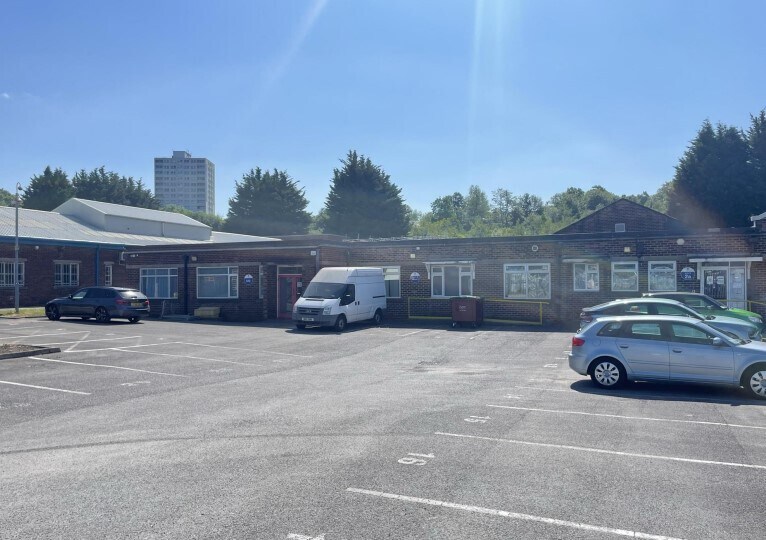 2A Hazelbottom Rd, Manchester for sale Primary Photo- Image 1 of 1