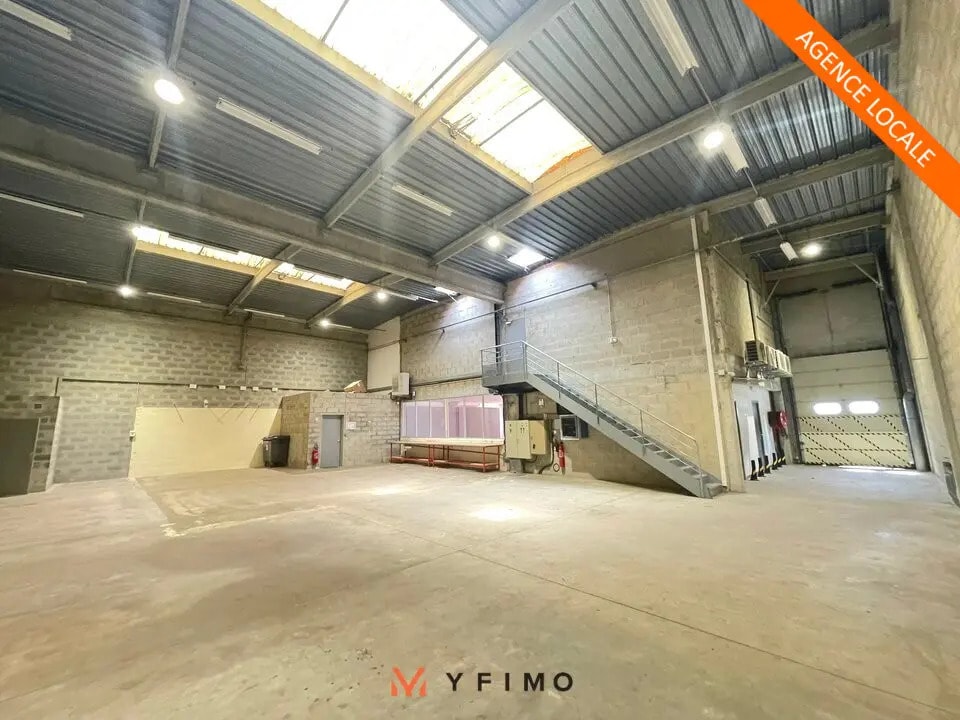 Location Local d'activités 505 m² - Photo 1