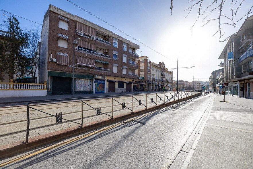 Retail in Maracena for sale - Building Photo - Image 2 of 35