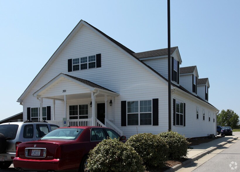 301 Hospital Rd, Zebulon 27597 Office/Medical for Rent UK
