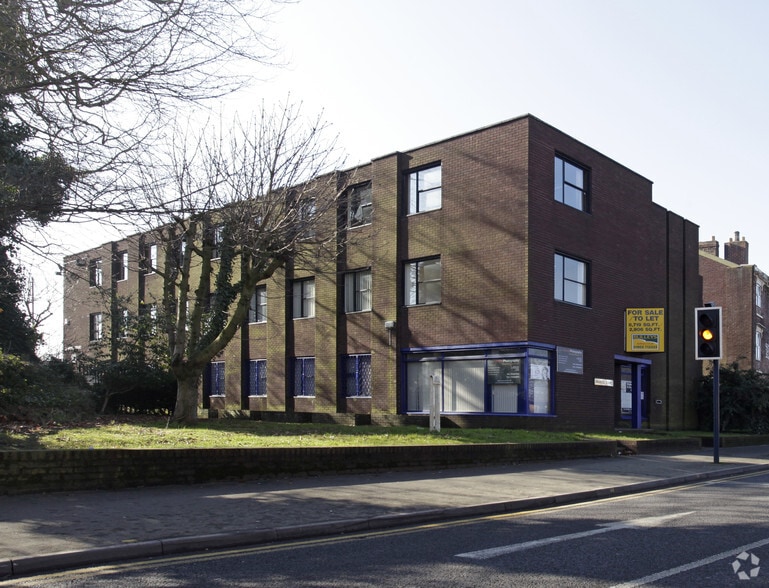 2 Wellington Rd, Bilston to rent - Building Photo - Image 2 of 4