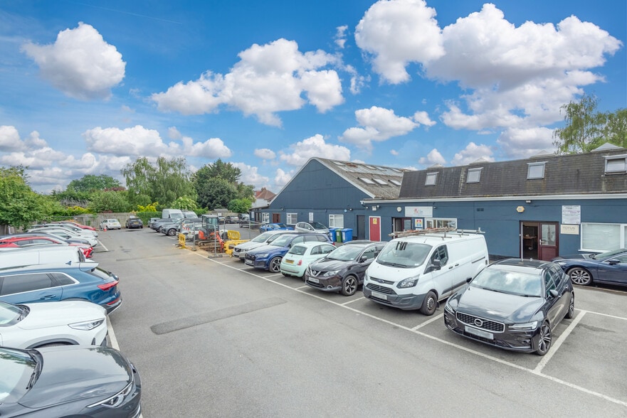 44-46 Terrace Rd, Walton On Thames to rent - Building Photo - Image 3 of 8