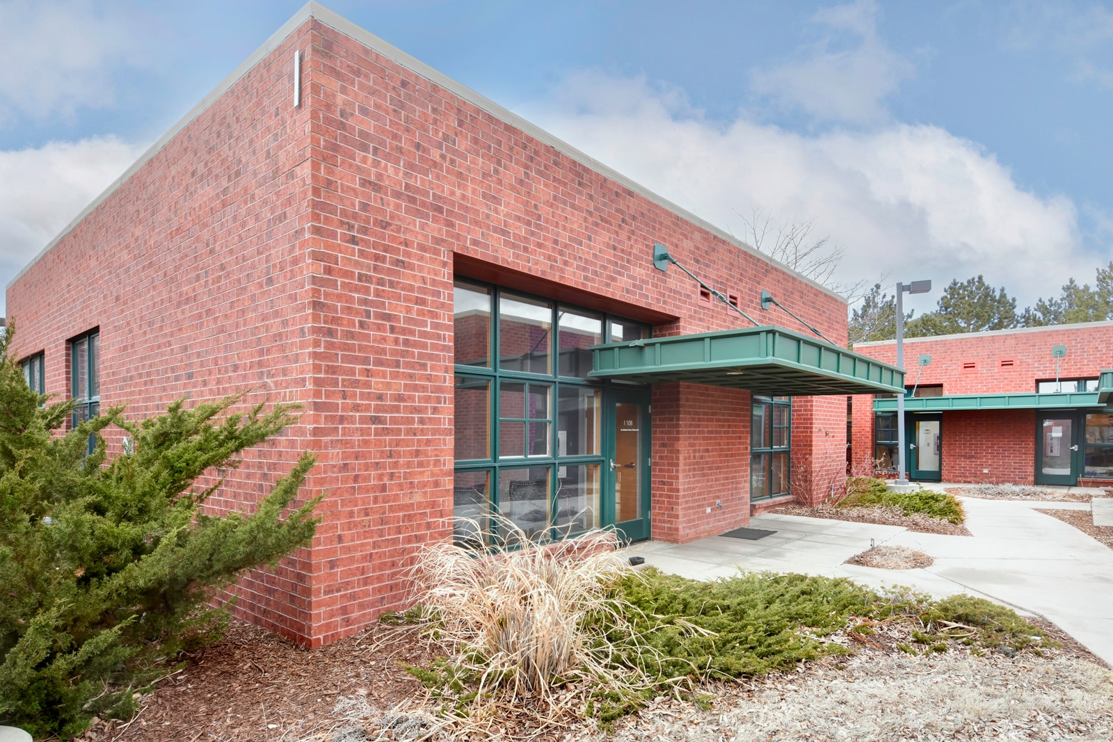 88 Inverness Cir E, Englewood, CO for sale Primary Photo- Image 1 of 8