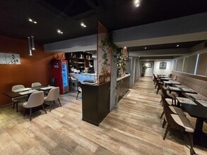 Retail in Barcelona, Barcelona to rent Interior Photo- Image 2 of 12