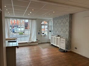 4 High St, Winslow to rent Interior Photo- Image 1 of 4