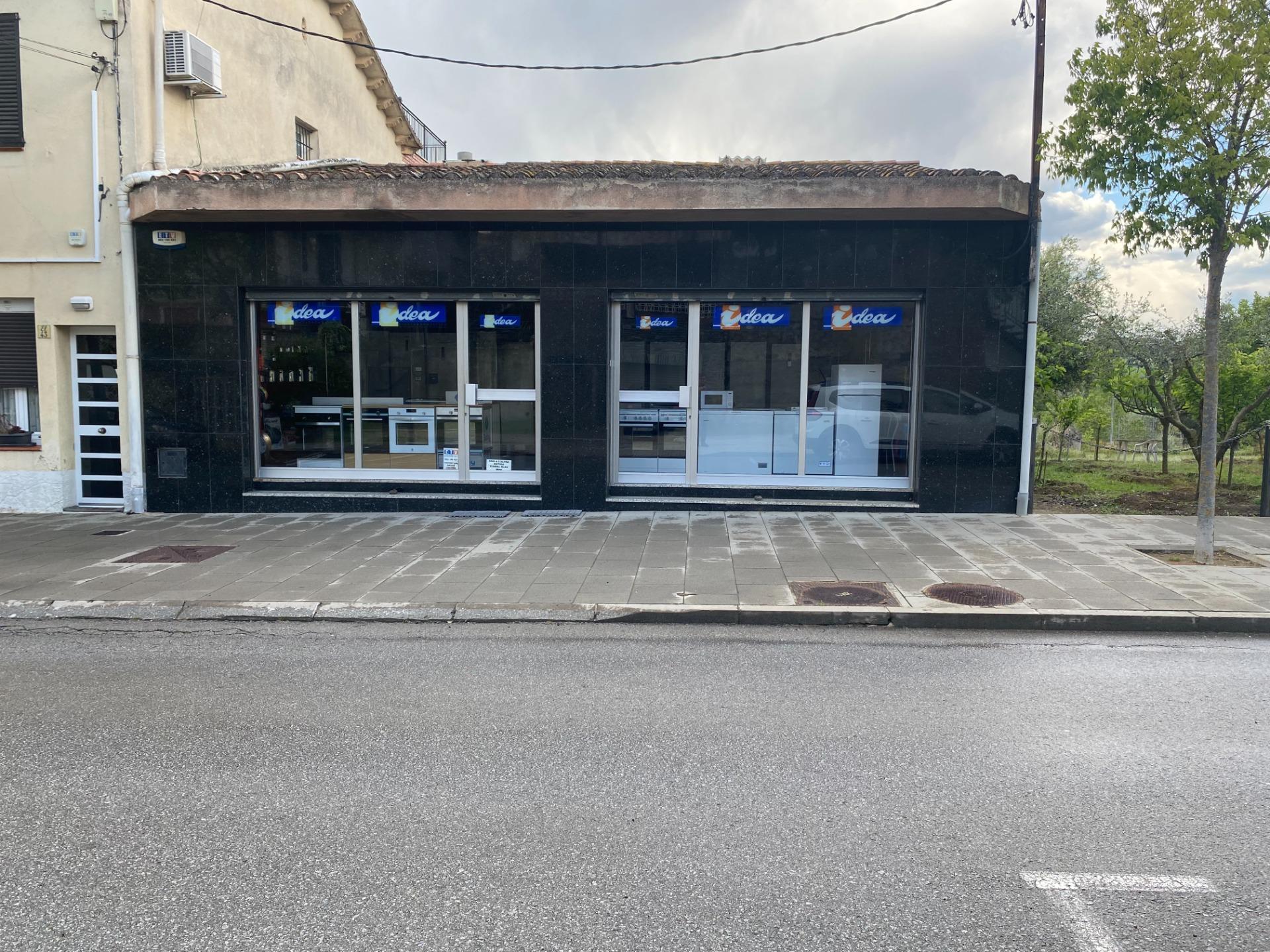 Retail in La Roca del Vallès, Barcelona to rent Building Photo- Image 1 of 3