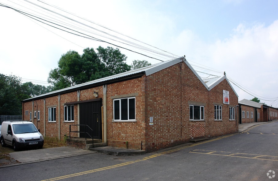 Church Rd, Romford to rent - Building Photo - Image 3 of 4