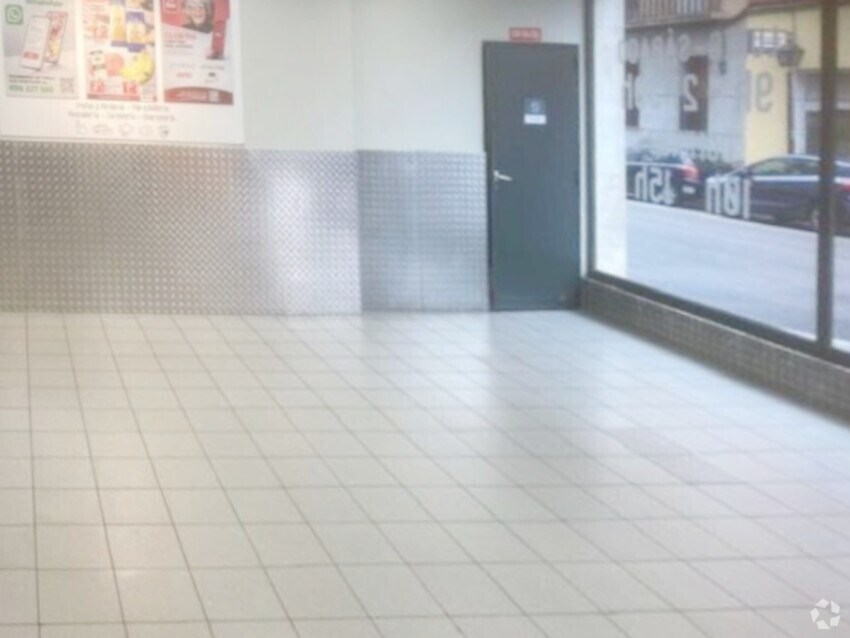 Retail in Madrid, Madrid to rent Interior Photo- Image 1 of 2
