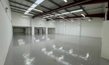 2 Caxton Close, Daventry to rent Interior Photo- Image 2 of 2