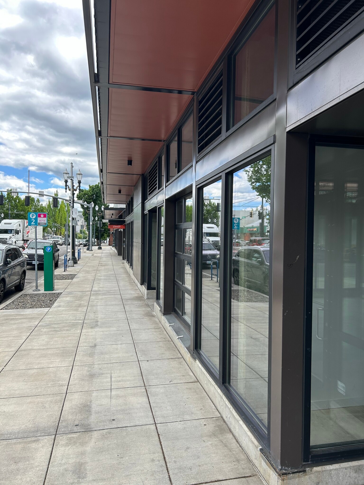 77 NE Grand Ave, Portland, OR to rent Building Photo- Image 1 of 3