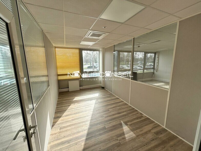 Office in Labège to rent - Building Photo - Image 2 of 3