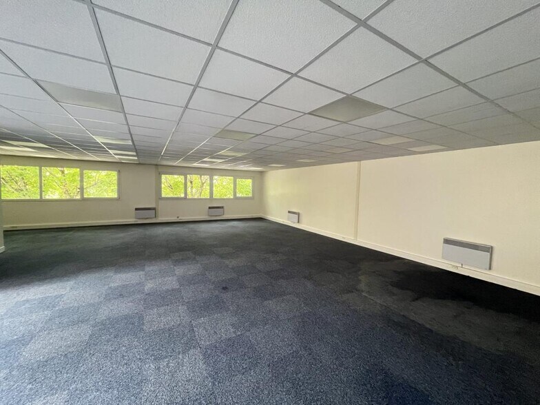 Office in Trappes to rent - Interior Photo - Image 3 of 6