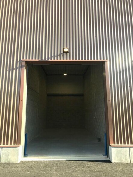 Light Industrial in Bailly-Romainvilliers to rent - Building Photo - Image 3 of 5