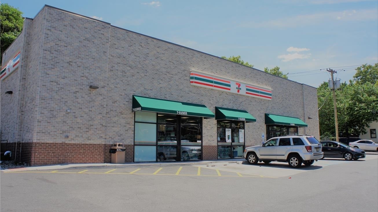 2380 John F Kennedy Blvd, Jersey City, NJ to rent Primary Photo- Image 1 of 22