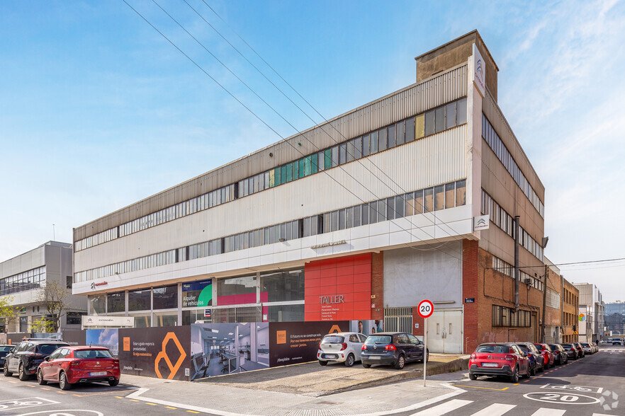 Carrer de Josep Argemí, 27-31, Esplugues de Llobregat, Barcelona to rent - Primary Photo - Image 3 of 6