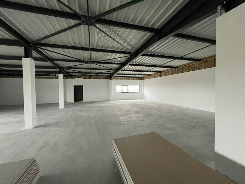 Office in Le Mesnil-Amelot to rent - Interior Photo - Image 3 of 16