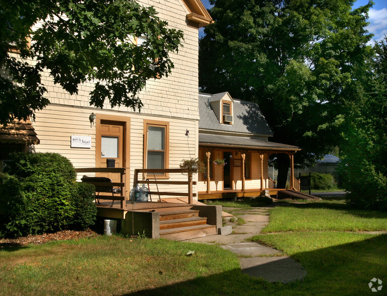 171-173 Albany Tpke, Canton, CT for sale - Building Photo - Image 2 of 3