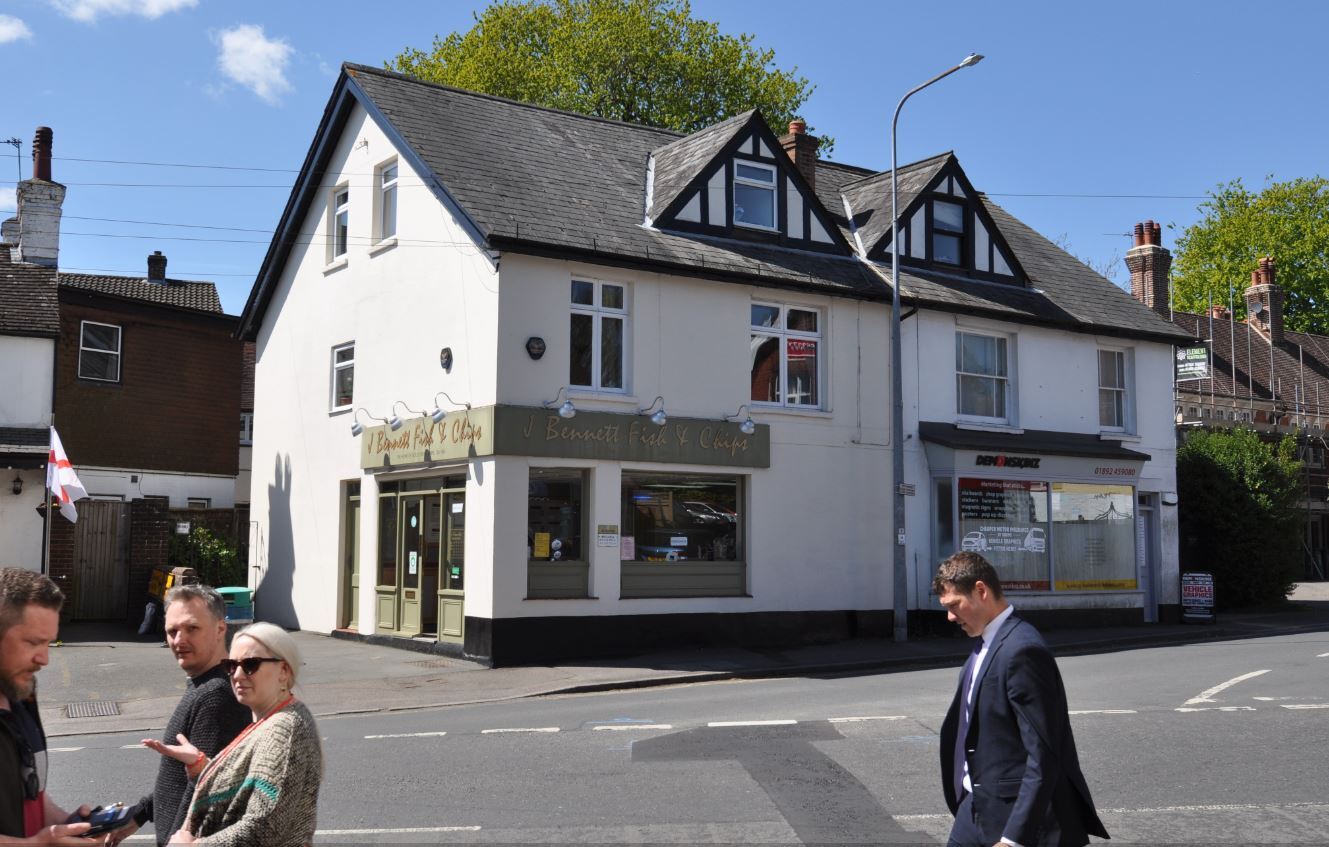 1 St. Johns Rd, Crowborough TN6 1RW UK