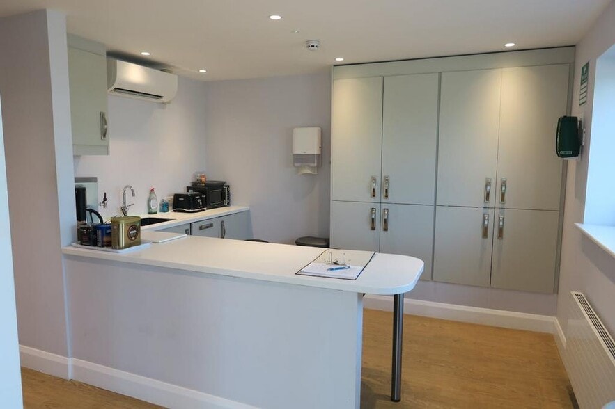 Hawksworth, Didcot to rent - Building Photo - Image 3 of 10