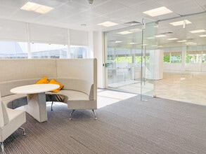 Sunrise Pky, Milton Keynes to rent Building Photo- Image 1 of 3