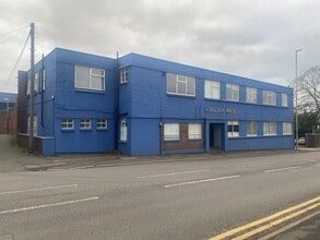 130-132 Brettell Ln, Stourbridge to rent Building Photo- Image 1 of 1