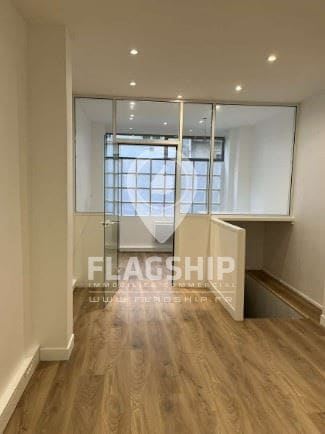 Retail in Paris for sale - Interior Photo - Image 3 of 9