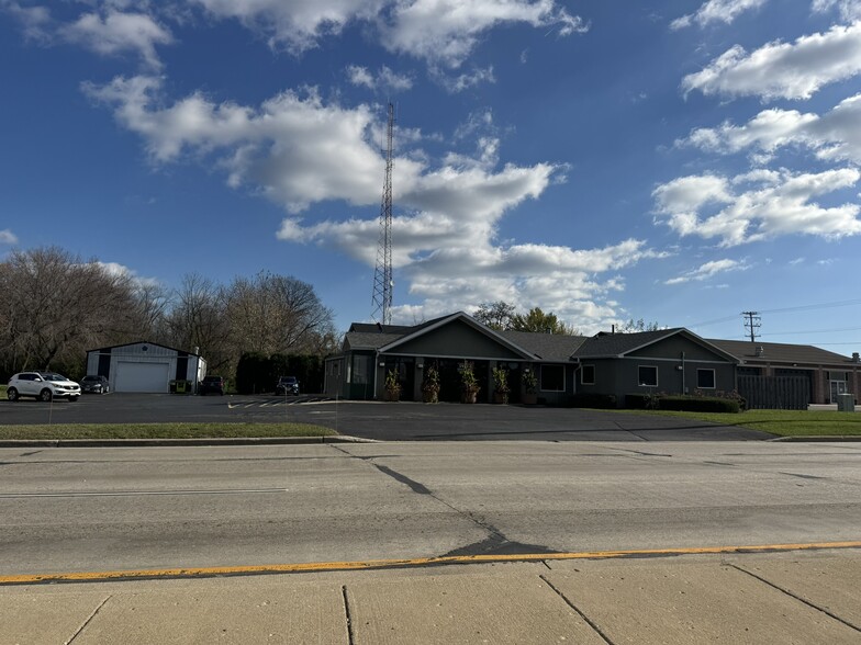 5923 Green Bay Rd, Kenosha, WI for rent - Building Photo - Image 2 of 7