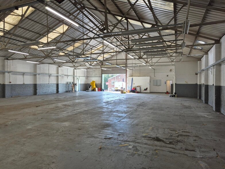 1 Wolterton Rd, Poole to rent - Building Photo - Image 3 of 8