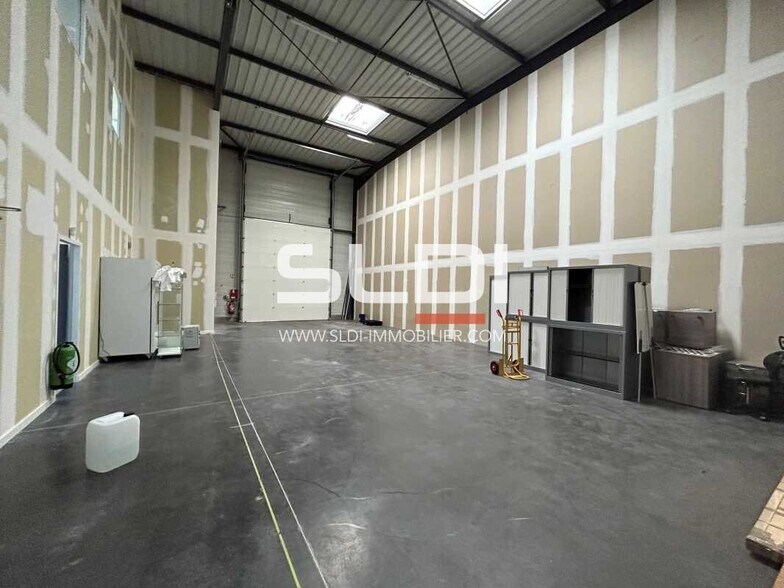 Avenue B Cité Berliet, Saint-Priest to rent - Interior Photo - Image 3 of 8