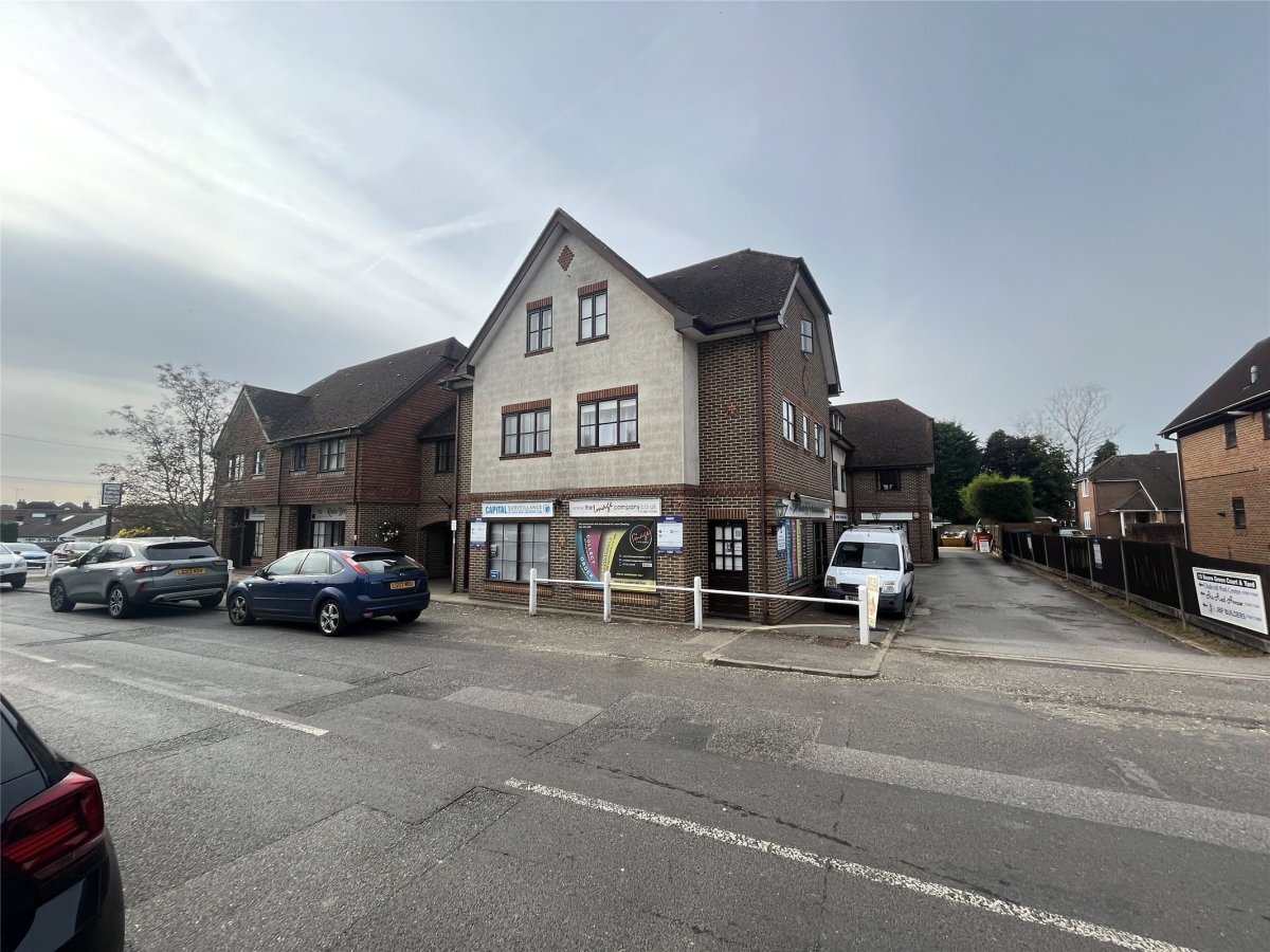 Old Horsham Rd, Dorking for sale Primary Photo- Image 1 of 1