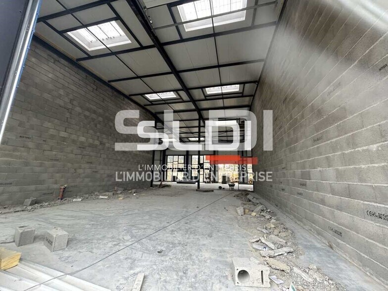 Allée Des Peupliers, Trévoux for sale - Interior Photo - Image 3 of 9