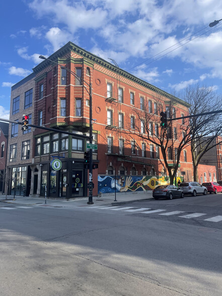 1859 W Chicago Ave, Chicago, IL for sale - Building Photo - Image 1 of 7