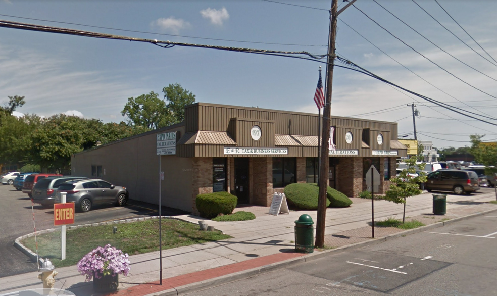 197-203 E Main St, Patchogue, NY for sale - Building Photo - Image 1 of 1