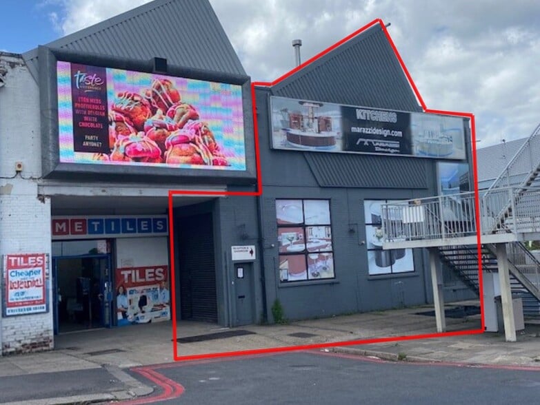 162 Coles Green Rd, London to rent - Building Photo - Image 1 of 5