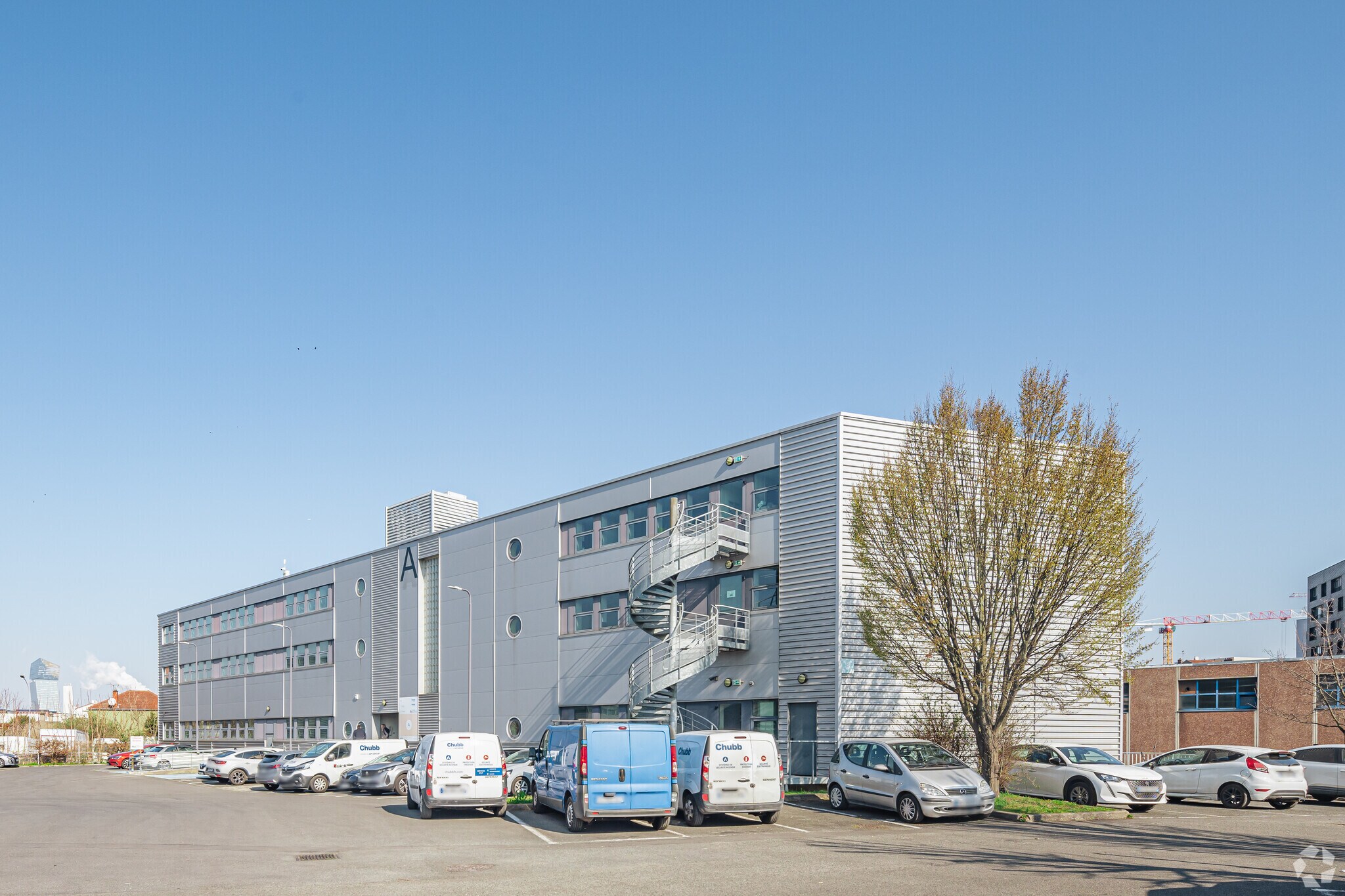 22 Rue Robert Witchitz, Ivry-sur-Seine to rent Primary Photo- Image 1 of 3